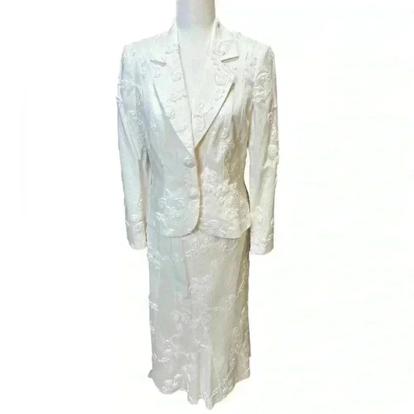 Lena Gabrielle New York White Floral embellished abstract skirt 8 - Picture 3 of 6